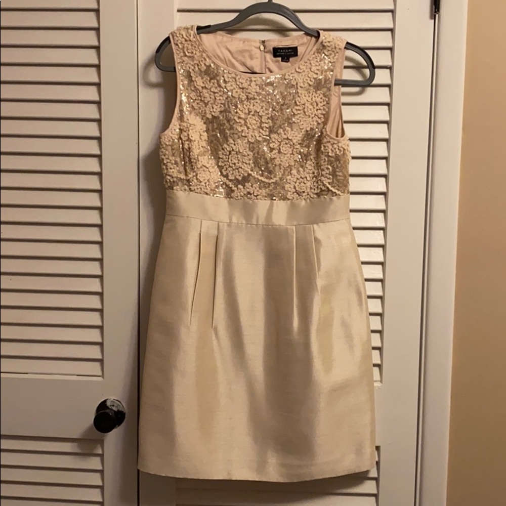 Tahari Size 8 Dress
